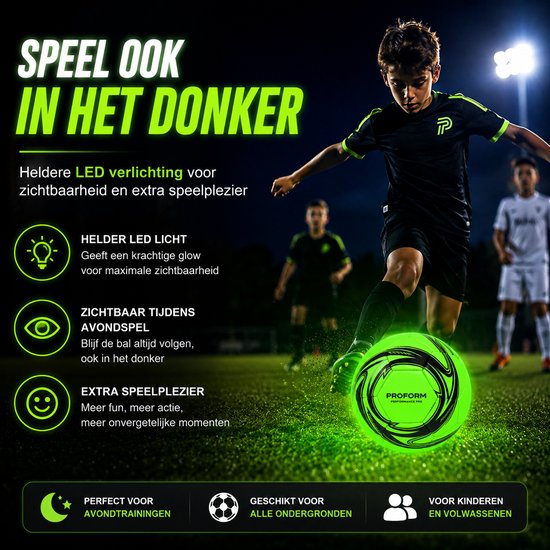 Lichtgevende Voetbal LED – Glow in the Dark Voetbal Maat 5 – USB-C Oplaadbaar – Inclusief Pomp – Cadeau voor Voetballer – Performance Pro
