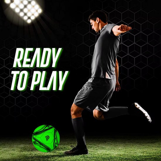 Lichtgevende Voetbal LED – Glow in the Dark Voetbal Maat 5 – USB-C Oplaadbaar – Inclusief Pomp – Cadeau voor Voetballer – Performance Pro